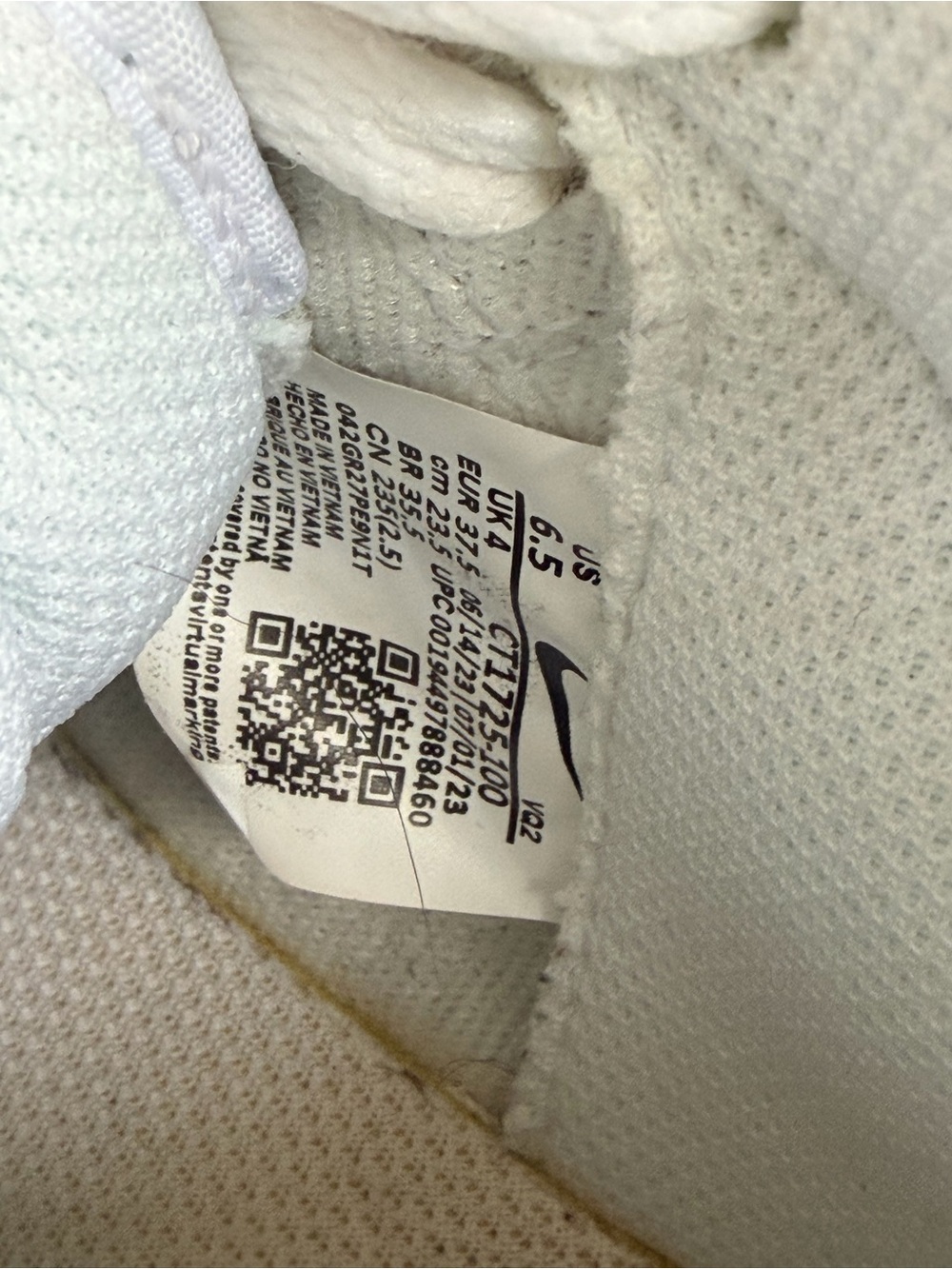 Nike sneakers - Picture 5 of 5